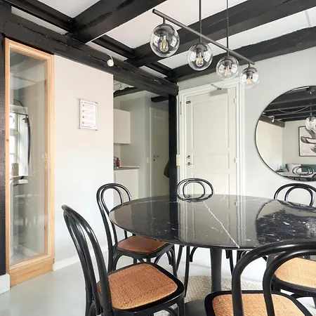 Unique 2 Bedroom Duplex W Exposed Beams In Cph * Kodaň