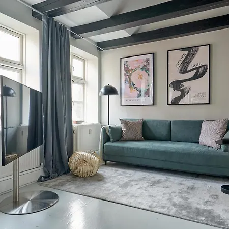 Daire Unique 2 Bedroom Duplex W Exposed Beams In Cph