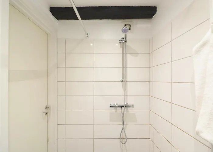 Apartman Unique 2 Bedroom Duplex W Exposed Beams In Cph Koppenhága