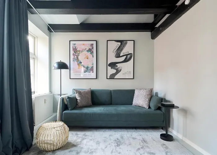 Unique 2 Bedroom Duplex W Exposed Beams In Cph * Koppenhága